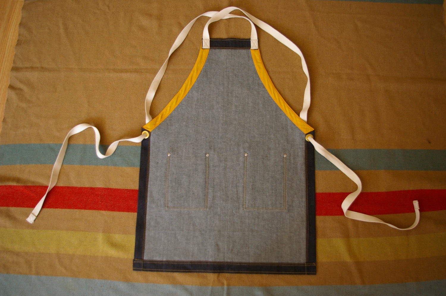 Apron, back